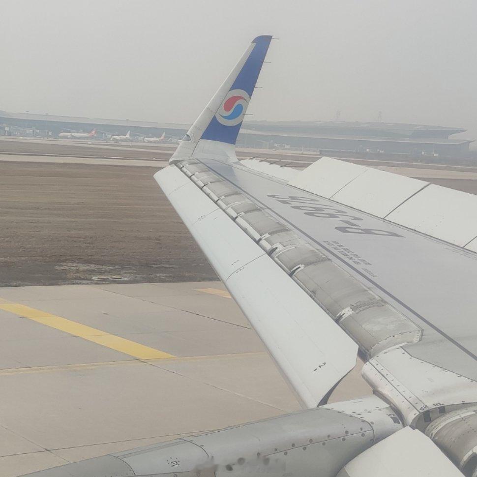 原来重庆航空的logo是这样的。 航空[超话]   