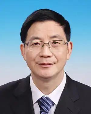 生态环境部新来了副部长徐必久，之前曾任生态环境部的司局长。徐必久，1969年3月