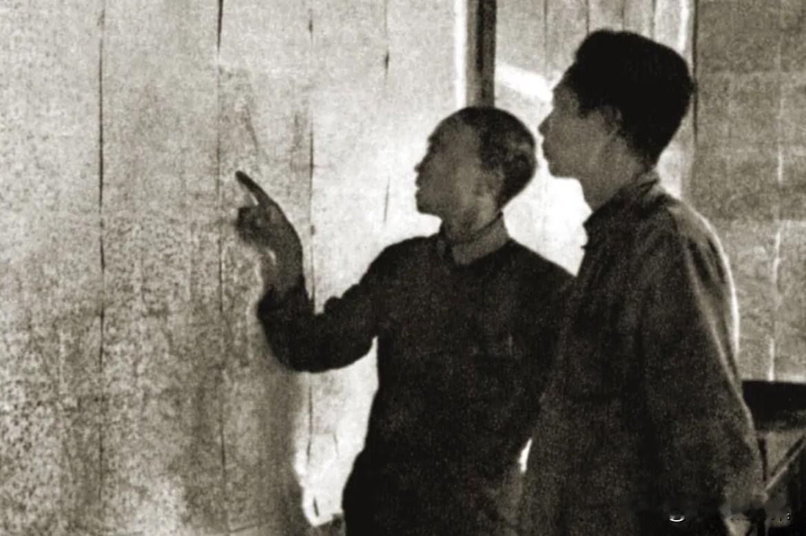 1939年1月，萧克受命组建冀热察挺进军。2月7日，在平西正式成立八路军冀热察挺