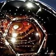 为庆祝金球奖创立70周年，颁奖典礼将于2026年10月26日移师英国伦敦举行，首