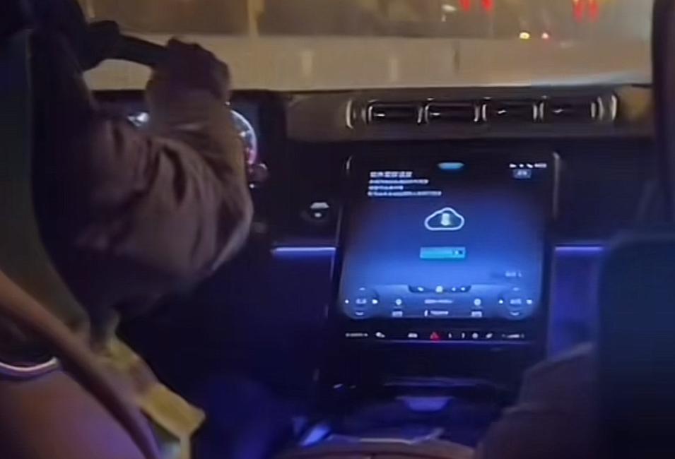 代驾将醉酒男子送到目的地，之后男子留置在车内意外死亡，家属起诉代驾并索赔30万，