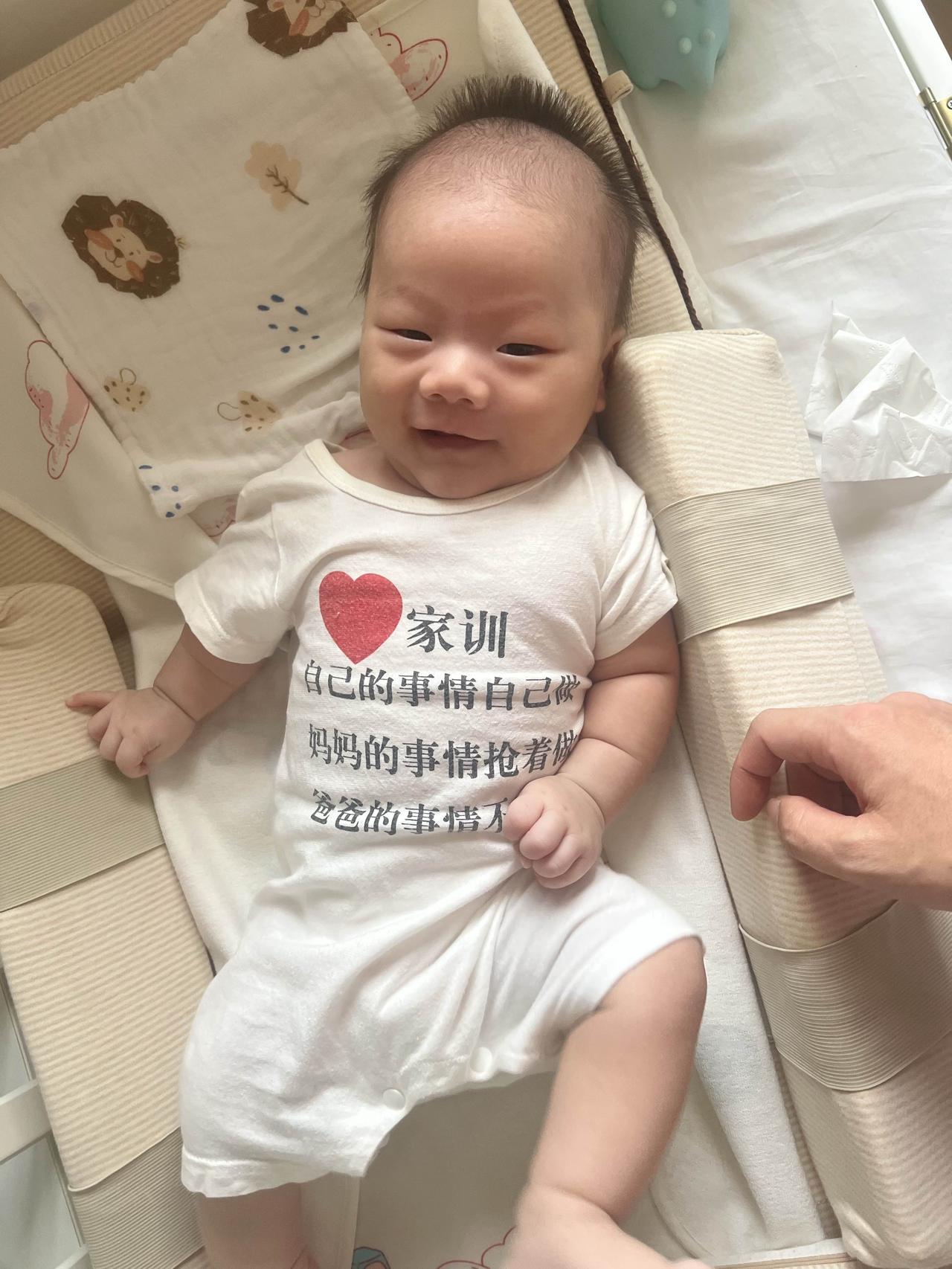 第一批堵车人堵成鸳鸯锅你们出去浪了吗？堵不堵？曾医生在家带娃[耶][耶][耶]