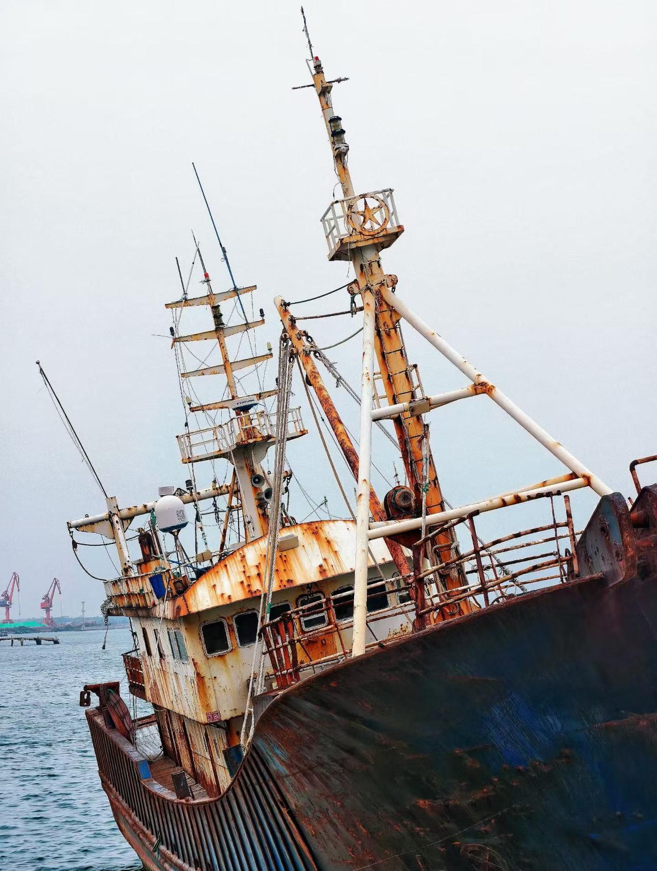 终其一生在漂泊，说尽多少打工人的心酸
 
身边好多人都是这样，在外地打拼几十年，