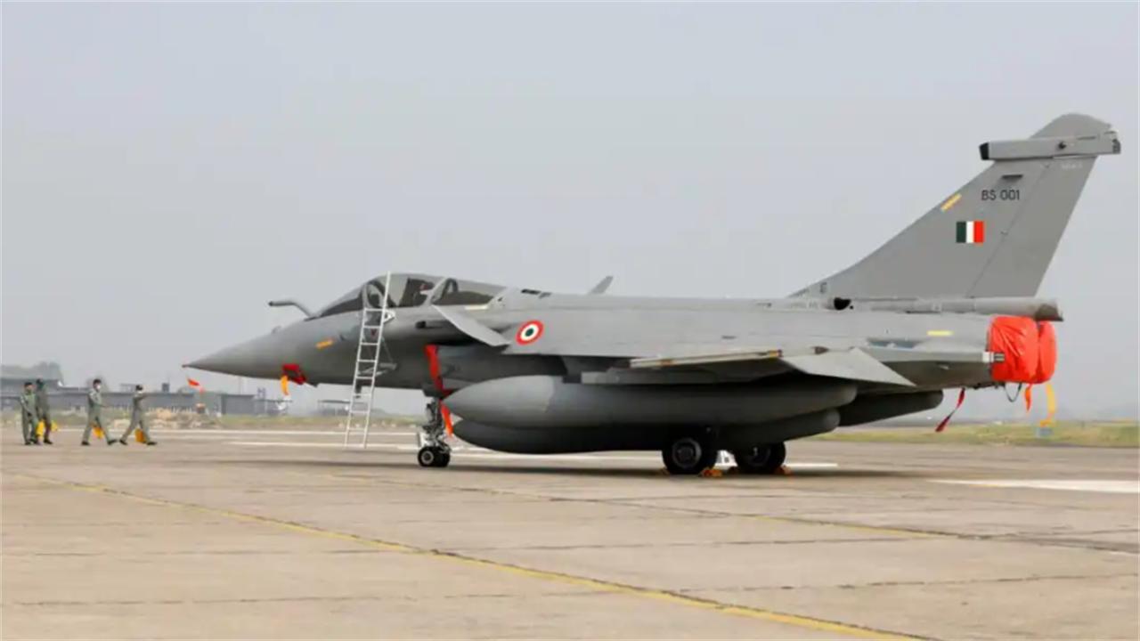 准备以一打二？印度冒险拉开两条战线，其中一条直指中国

印度空军即将签下那笔11