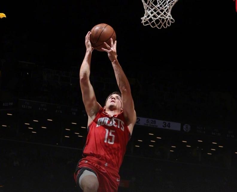 场均仅13分！谢泼德为何成不了火箭核心？
本赛季的谢泼德还不是球队的核心球员，只