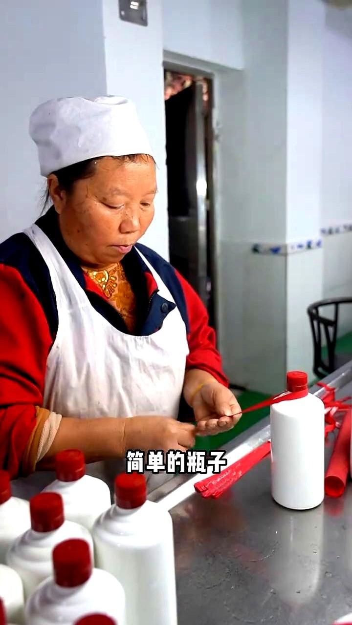一瓶酱酒剥掉三层皮，只剩一年劳作五年等待，你还愿意为它掏多少钱？
2016年酱酒