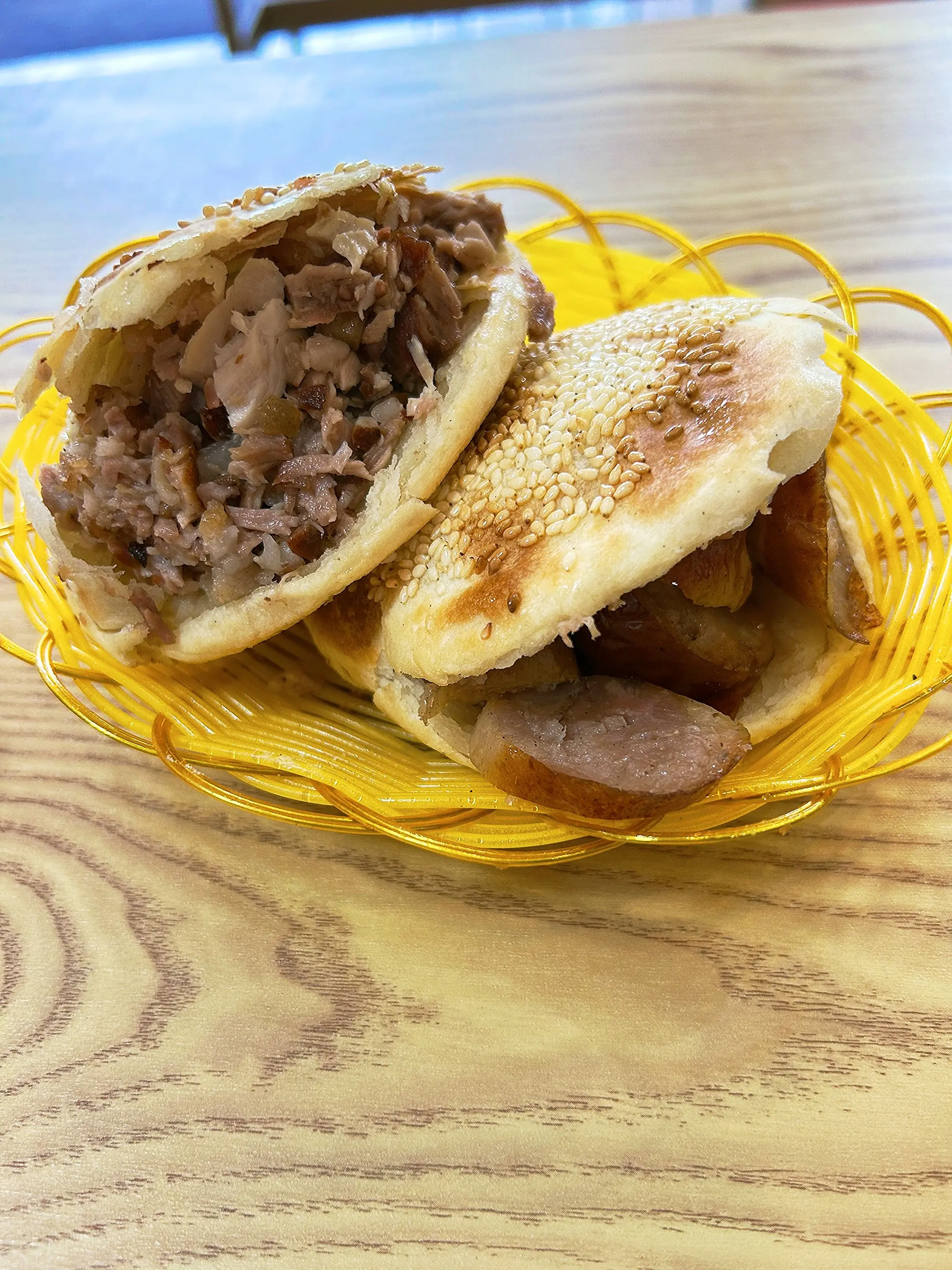 熏肉美食 火烧烧饼夹肉 美食早餐吃什么