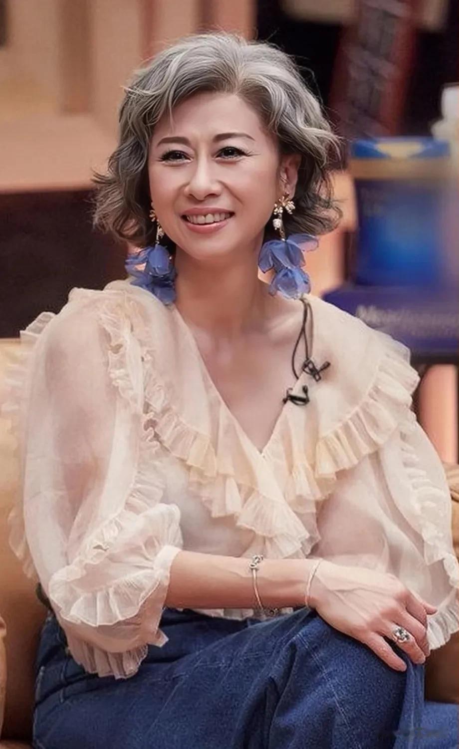 采访中，叶倩文说:我和大陆明星接触的机会很多，我发现很多人不会做饭，甚至不认识蔬