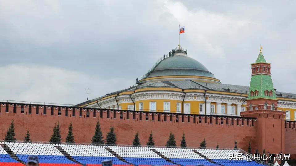 自媒体人“俄罗斯的肥鹅”觉得乌克兰无人机袭击克里姆林宫对俄罗斯来说是一件好事？不