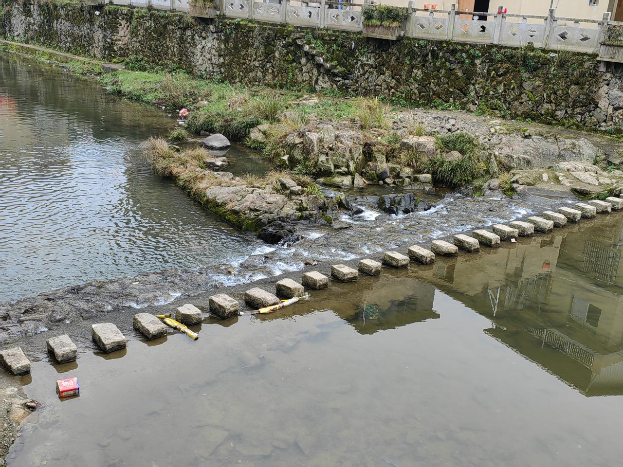 目标是一个系统，它包括制订目标，严格监控行动过程和目标达成的情况，从而帮助我们及