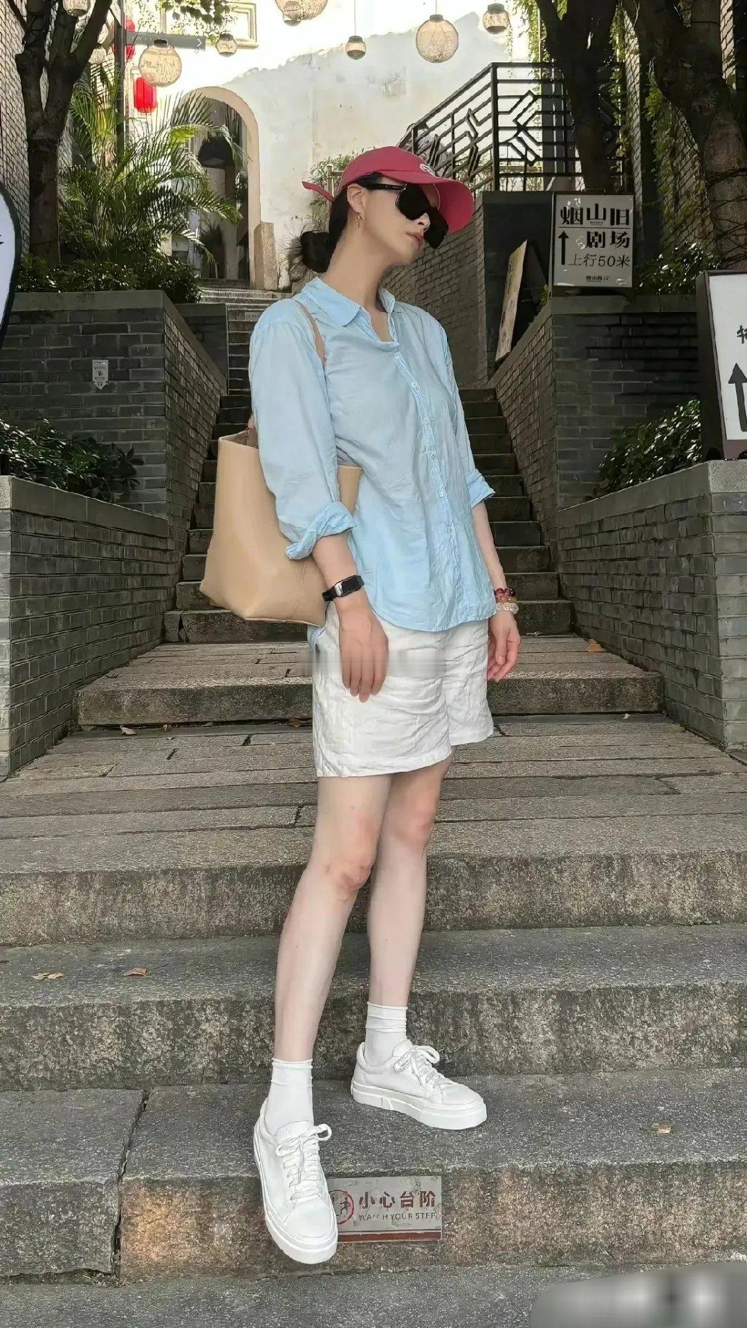 哎妈呀，被蒋欣惊艳到了。她瘦下来，真的好漂亮好漂亮，明明是同一件衣服，这胖的时候