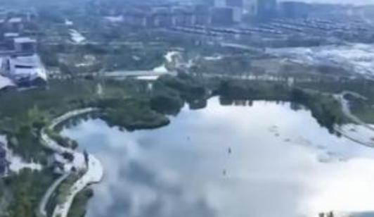 9年前，5100亿砸了进去，建设了一个面积相当于三个纽约市的新城——雄安。现在，