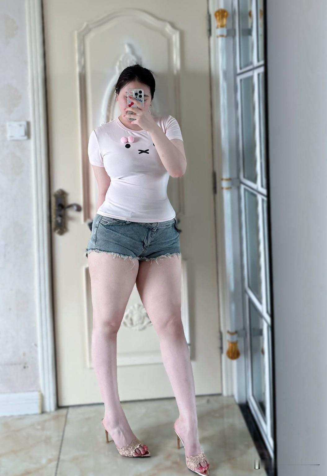 身材微胖鞋子显瘦。