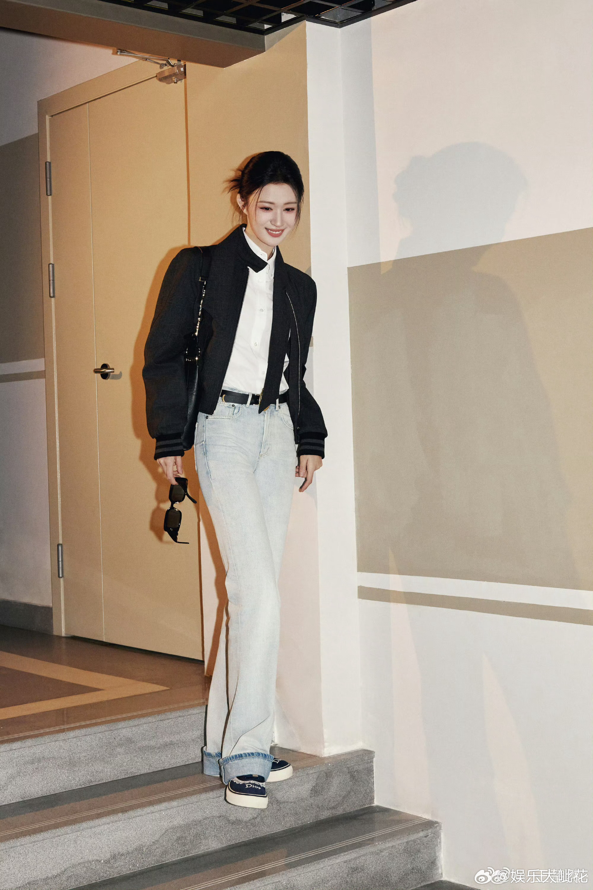 王楚然切换IP到巴黎王楚然巴黎DIOR大秀出发图 老攻姐要闪耀巴黎了，DIOR大