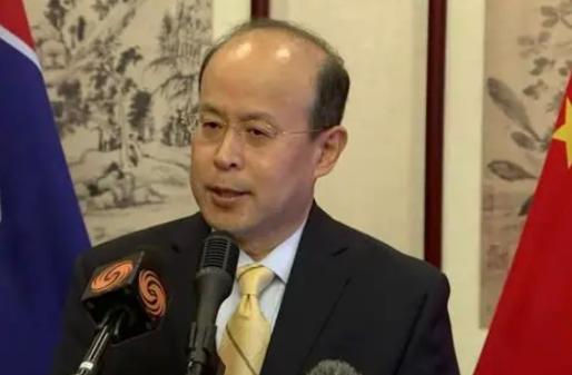 新加坡联合早报昨晚（1月28日晚）报道：“中国驻澳大利亚大使肖千称，北京正‘密切