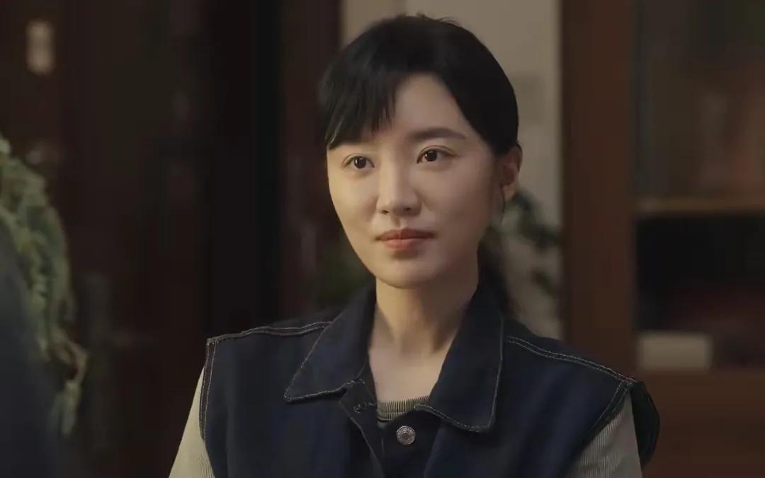山花烂漫时
丁笑笑的扮演者原来是张月
怪不得那么熟悉，30岁的一个演员
之前扮演