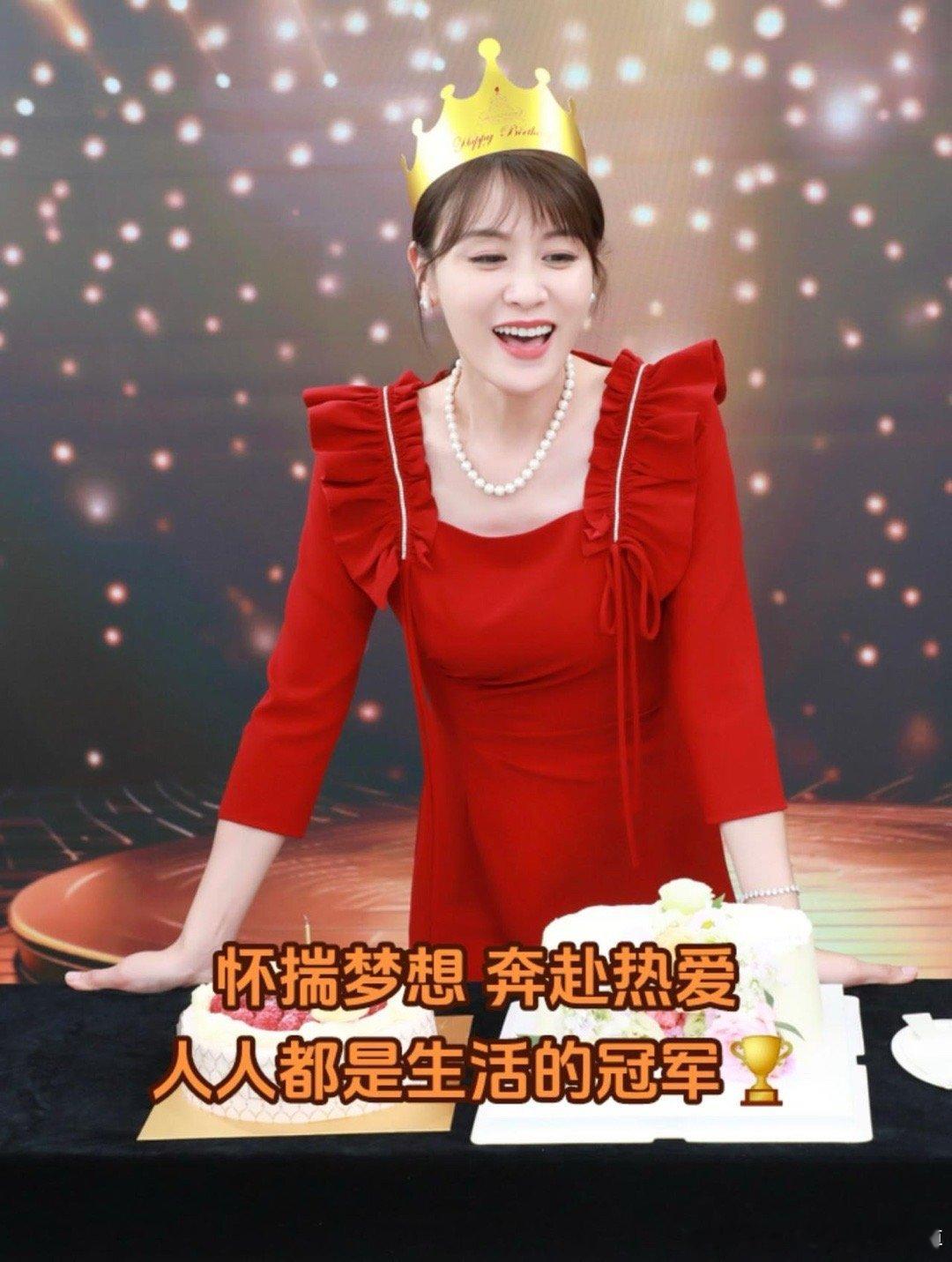 #森蝶[超话]##田亮叶一茜模仿打网球好默契#真的好喜欢你们之间的默契，而且我觉