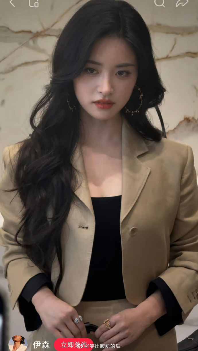沈月真正的浓颜系美女沈月从小女生到大女人颠覆固有印象！沈月浓颜造型惊艳众人，谁能