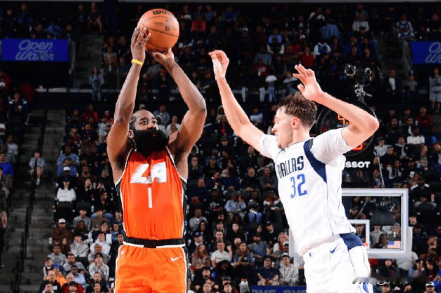 快船又输球了，这次主场输给独行侠，遭遇四连败。湖人记者Raj Chipalu说这