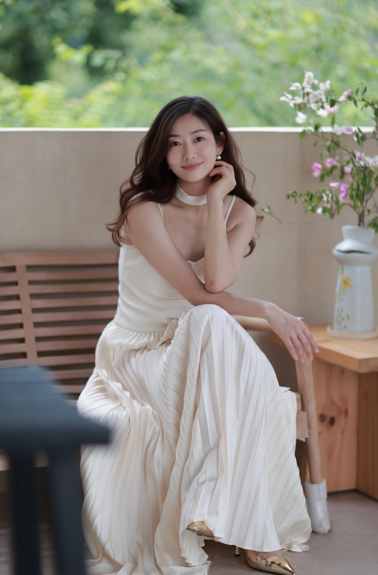 女生如何穿搭看起来时尚更有品味呢