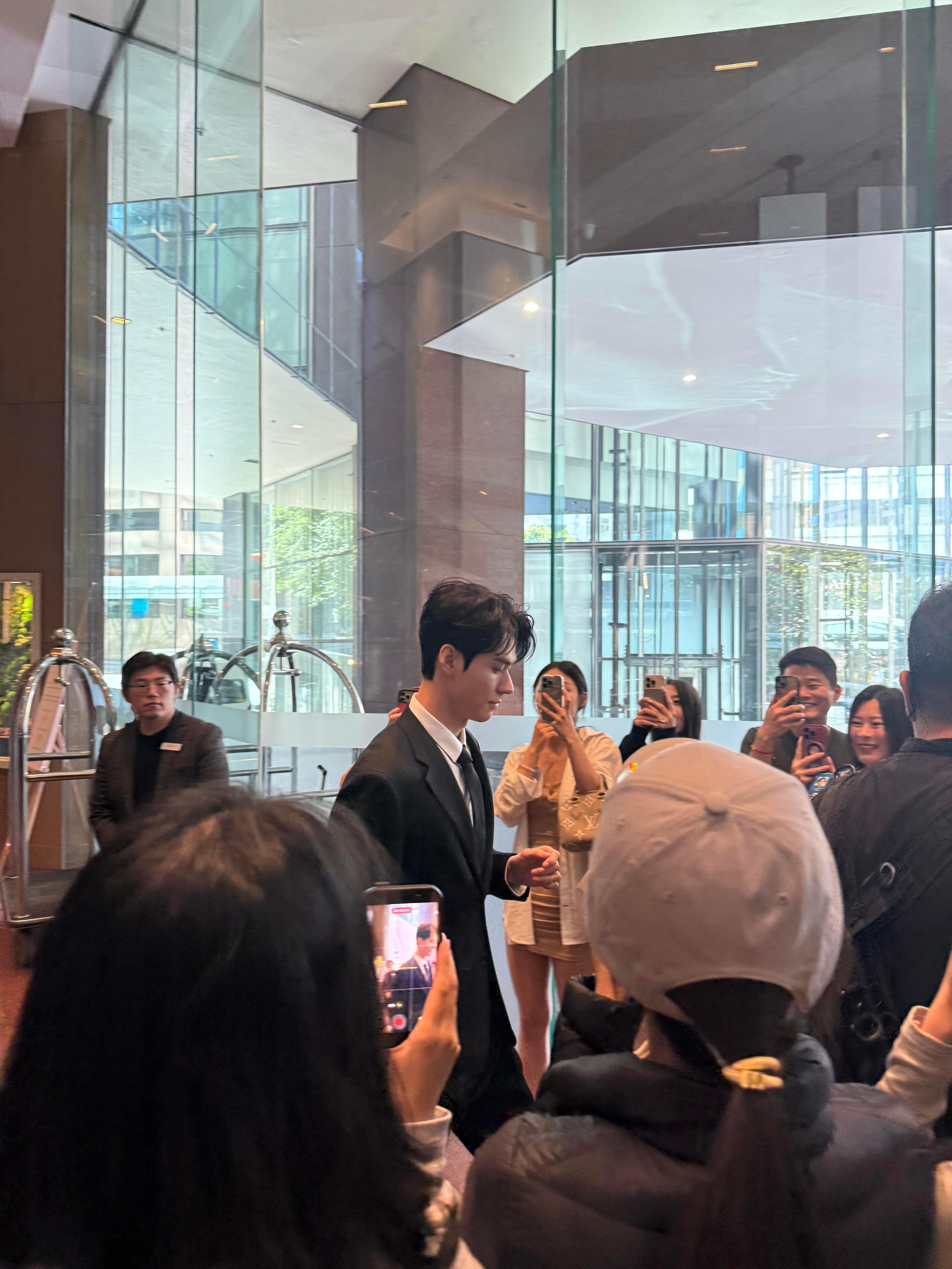 奥克兰偶遇地球超新鲜录制 