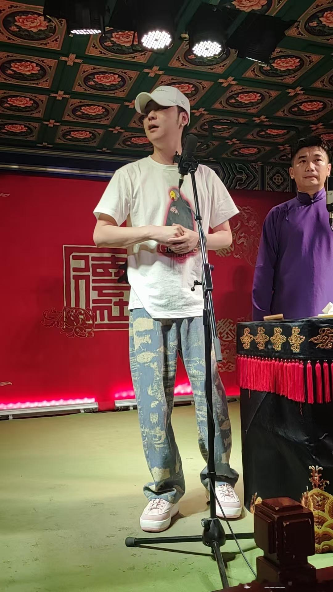 探清水河中…
