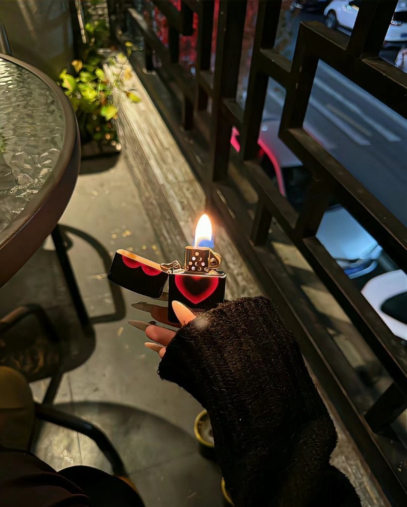 唾手可得的东西没人会珍惜 恰到好处的冷漠反而让人心生喜欢 . ​​​