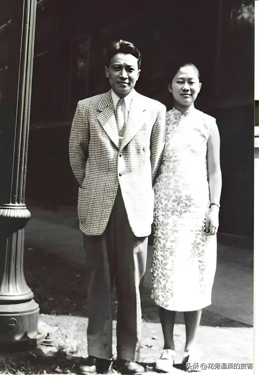 1933年，钱钟书追求燕大校花赵萝蕤，可赵萝蕤根本没有看上他，而是喜欢当时一文不