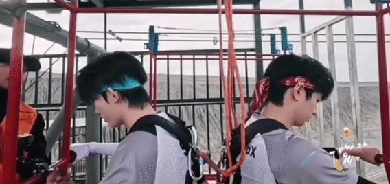 朱志鑫苏新皓双人高空骑车朱志鑫和苏新皓的双人高空骑车也是太佩服了，感觉两个人的心