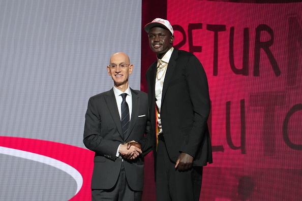 卡曼·马卢阿奇在2025年NBA选秀中被休斯顿火箭队以第10顺位选中。
尽管技术
