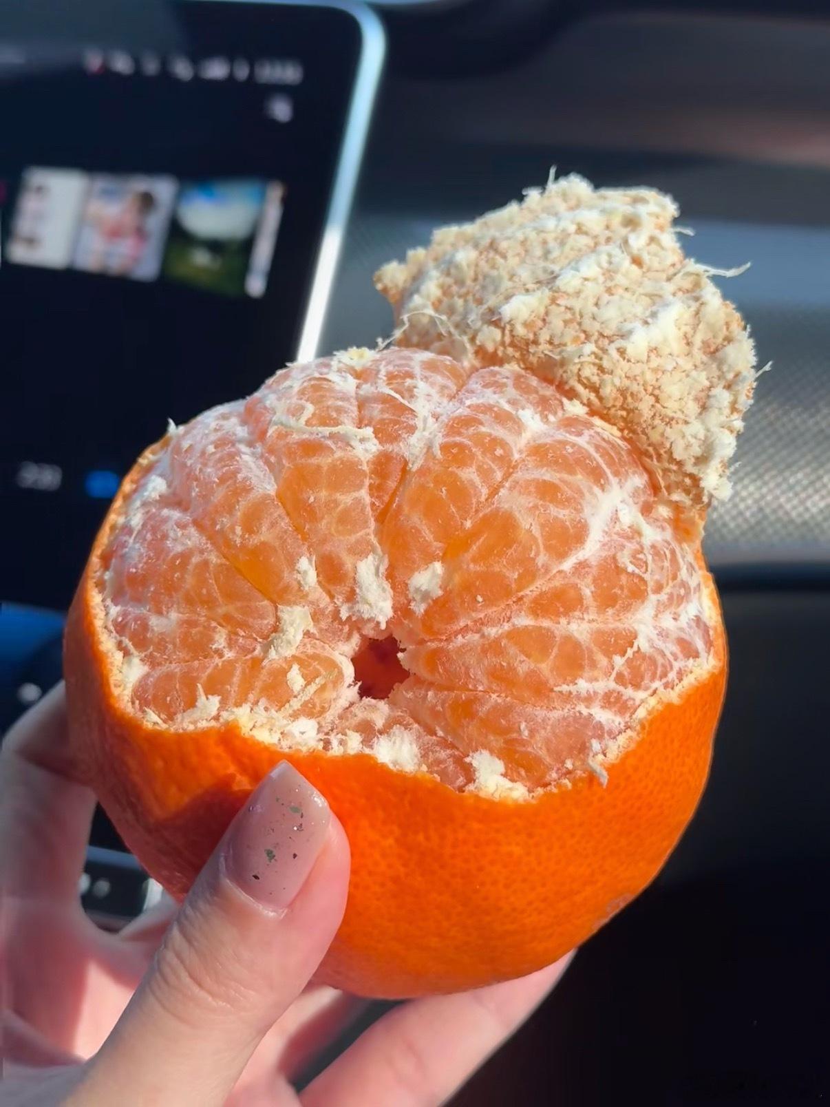 爱吃橘子的人天塌了其实也不用太担心，他这个橘子很明显的外皮都破了啊。而且你们吃橘