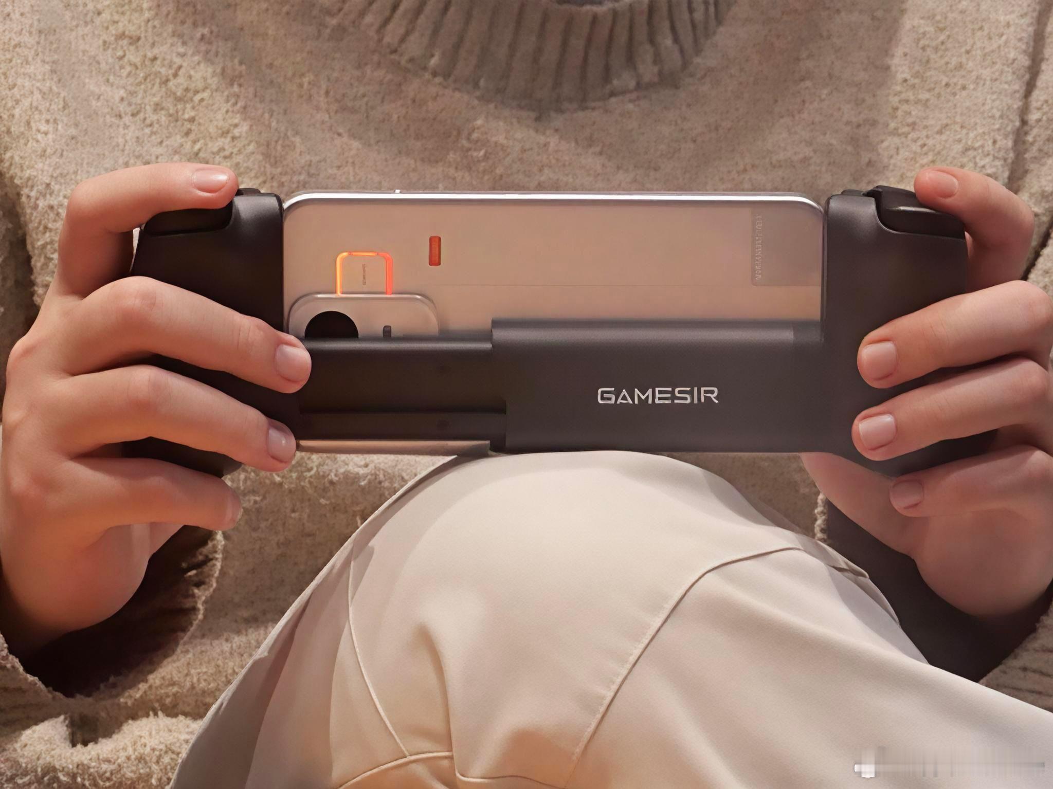 真我Neo8真机曝光，左上角方形deco，透明化设计+觉醒光环，走炫酷的风格。以