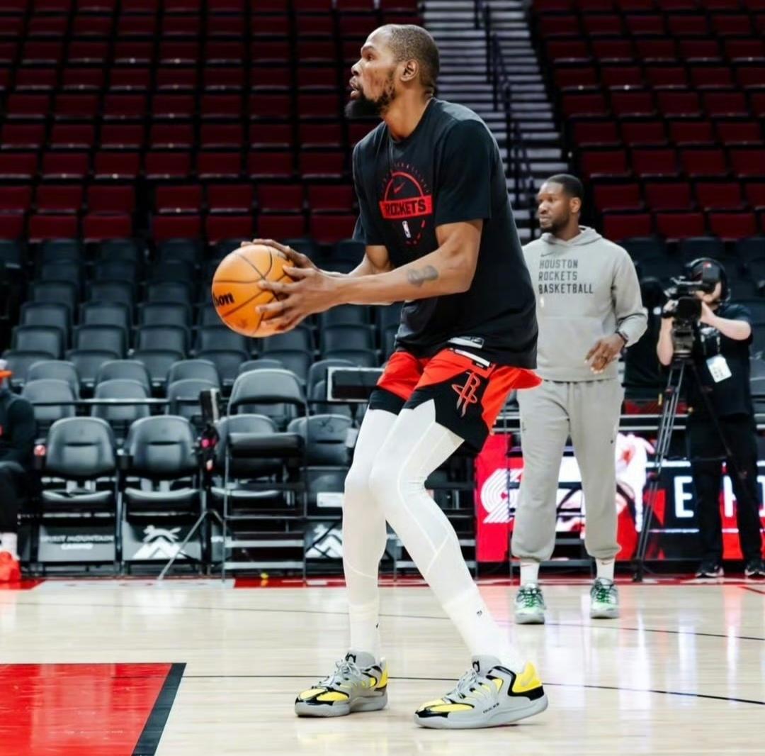 今天火箭打凯尔特人，杜兰特复出，凯尔特人那边布朗不打，对火箭来说是好事，争取把今