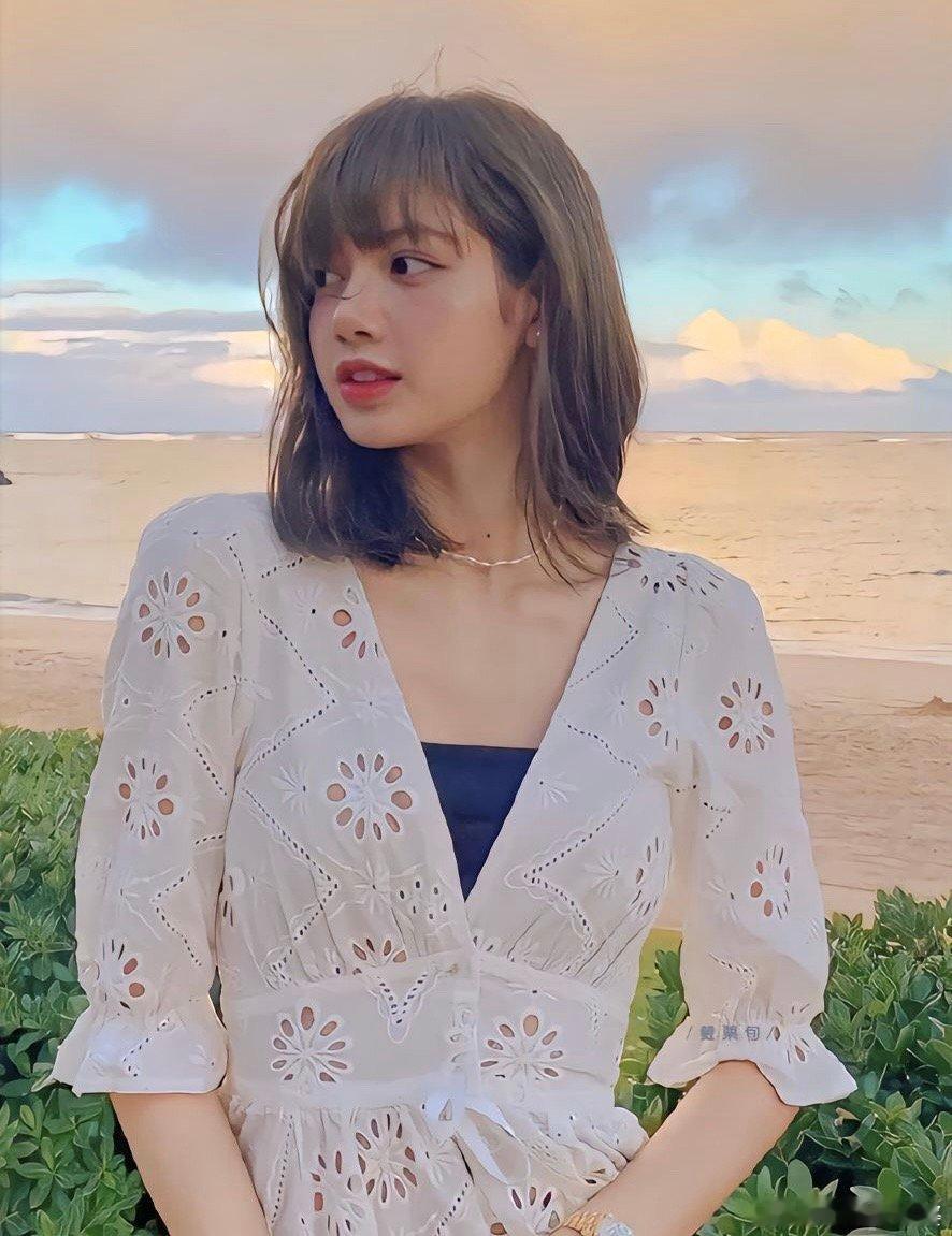 Lisa秀恩爱 这已经不是两人第一次被曝出恋爱传闻[心]之前疯马秀也被拍一起购买