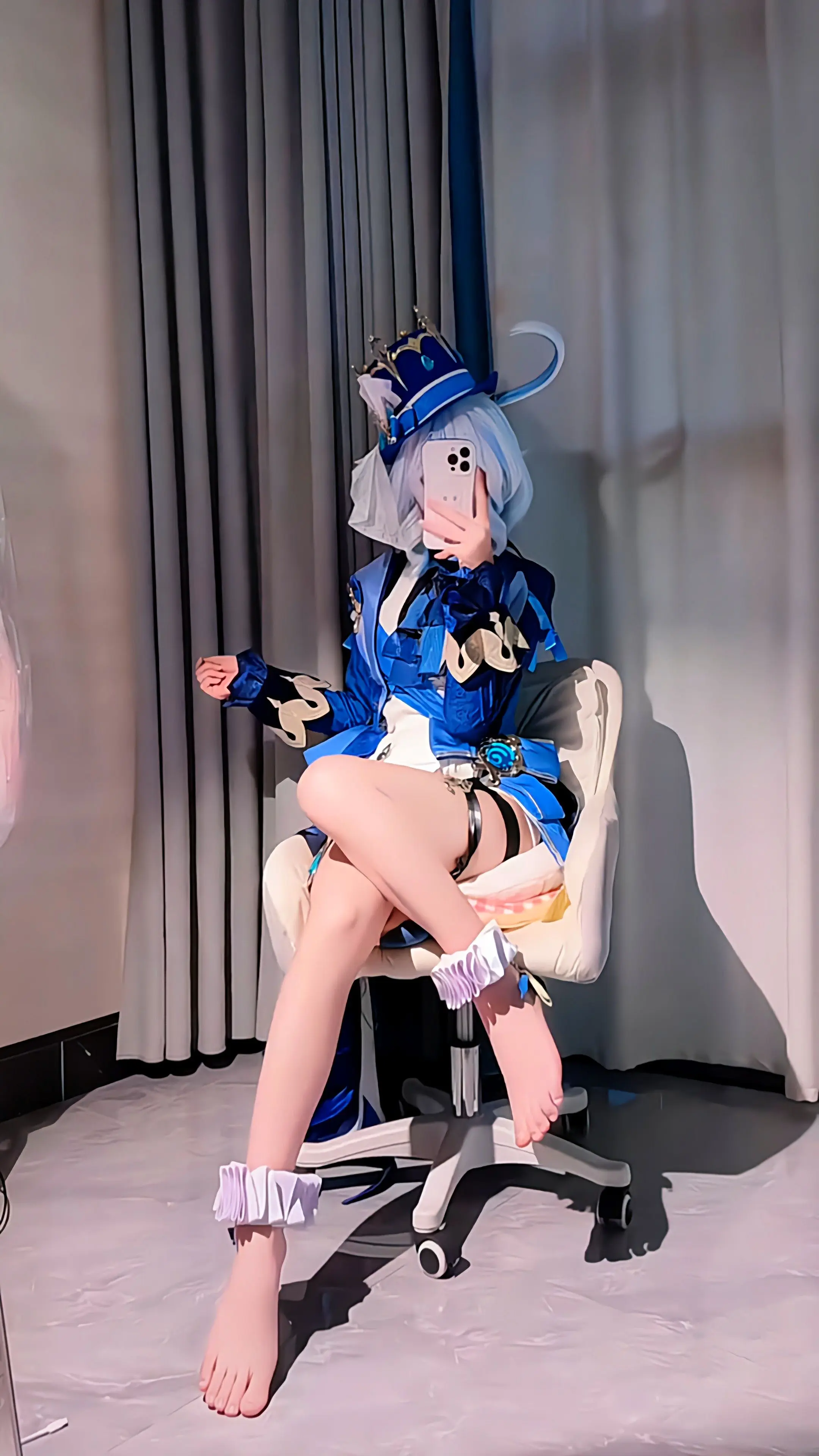 三选一哦。给我擦皮鞋～（发果口音）