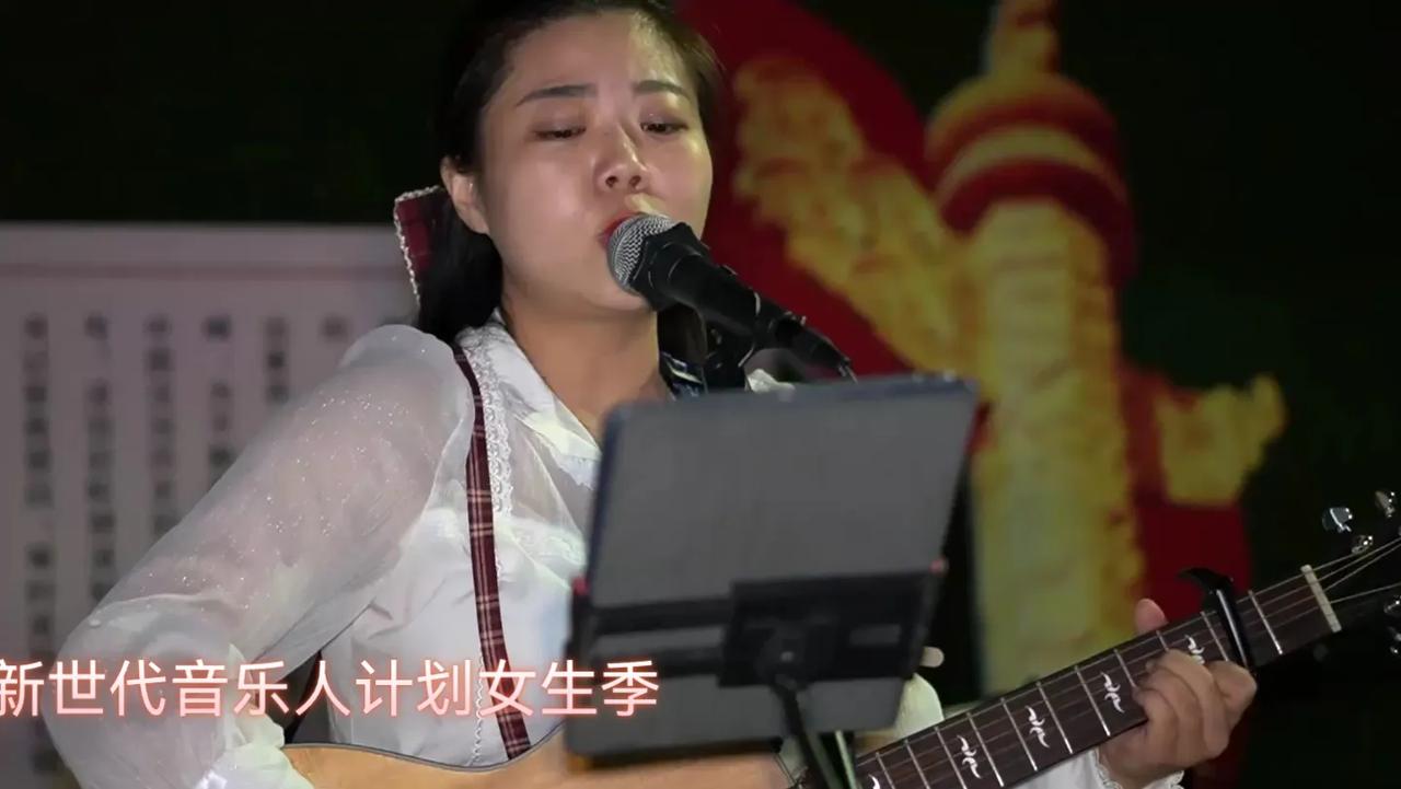 嘿，你说这旺仔小乔，真有点本事哈！演出申请就像坐火箭，“嗖”地一下就审批通过了。