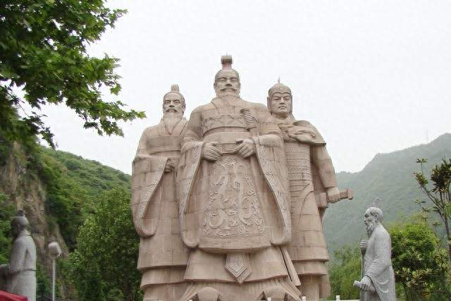 2. 刘邦与秦始皇年龄仅差三岁？两代王朝的时间交错