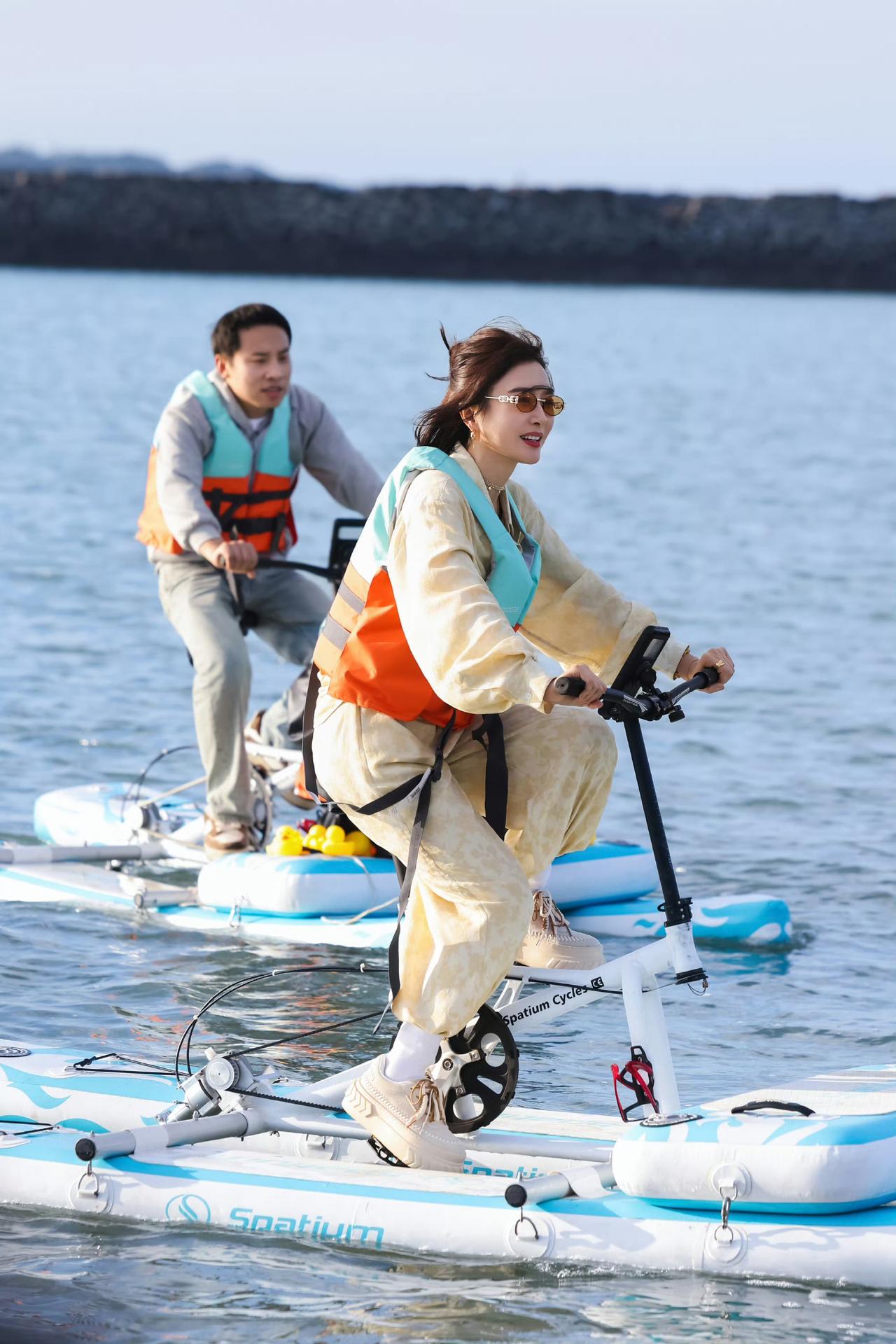 [呲牙][呲牙][呲牙][呲牙]秦岚和徐志胜同框照片流出后，真是让人眼前一亮。照