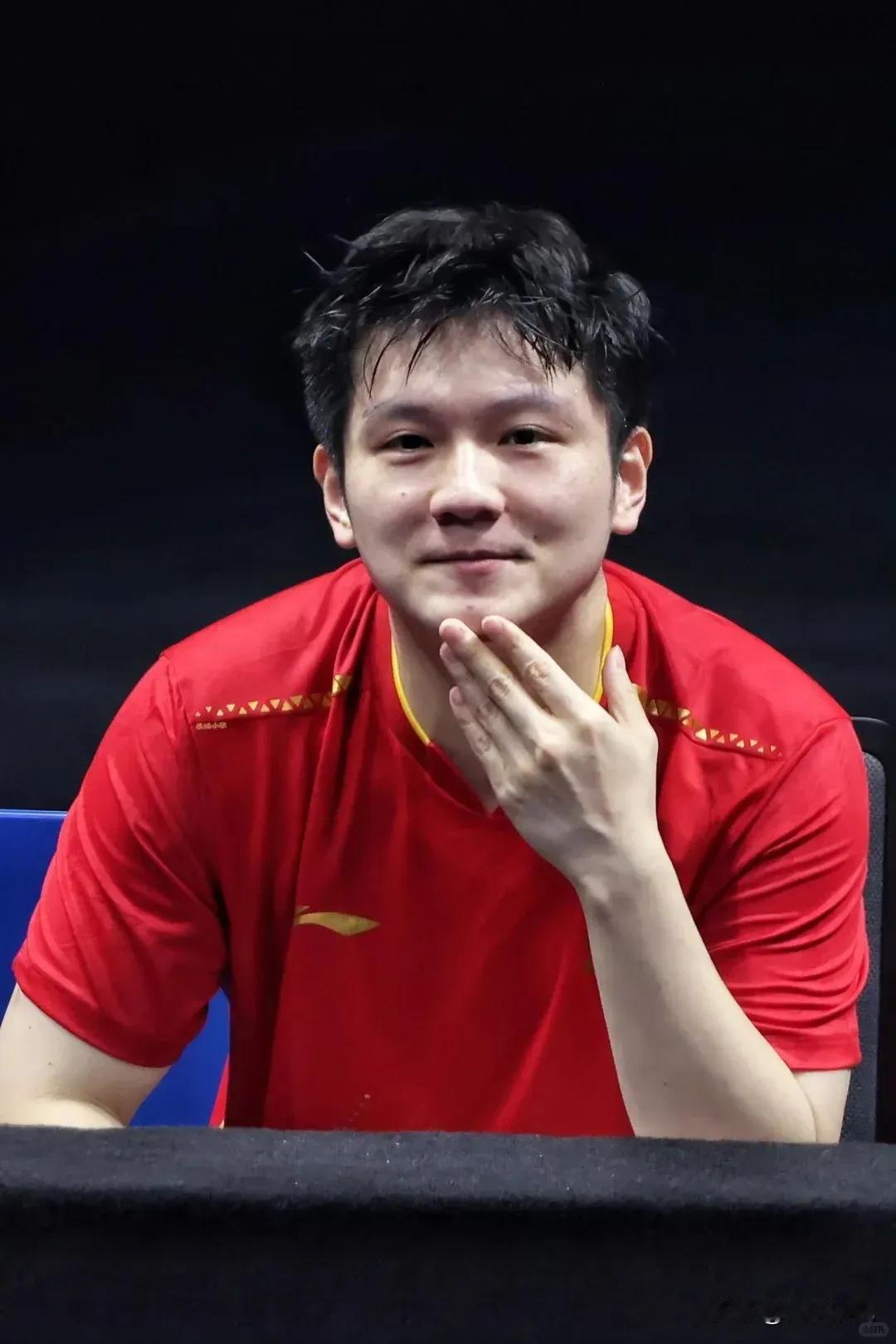 发现没，樊振东这一次，真的用球拍拍碎了所有质疑！

他用一场干脆利落的胜利告诉所