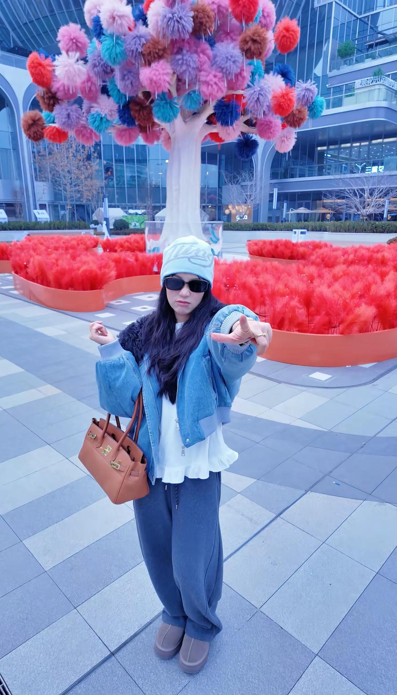 今天啥也没干但还是辛苦了.ootd 王楚然 女孩子是最可爱的生物