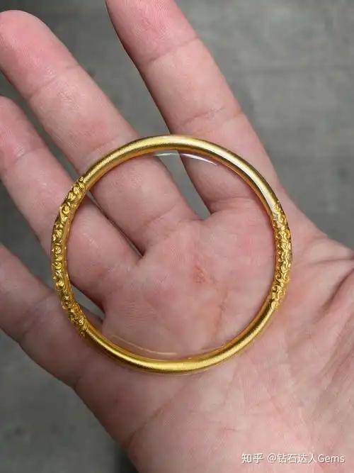 未来黄金会不会跌到350元，这还真不好说。黄金价格受很多因素影响，像全球经济形势