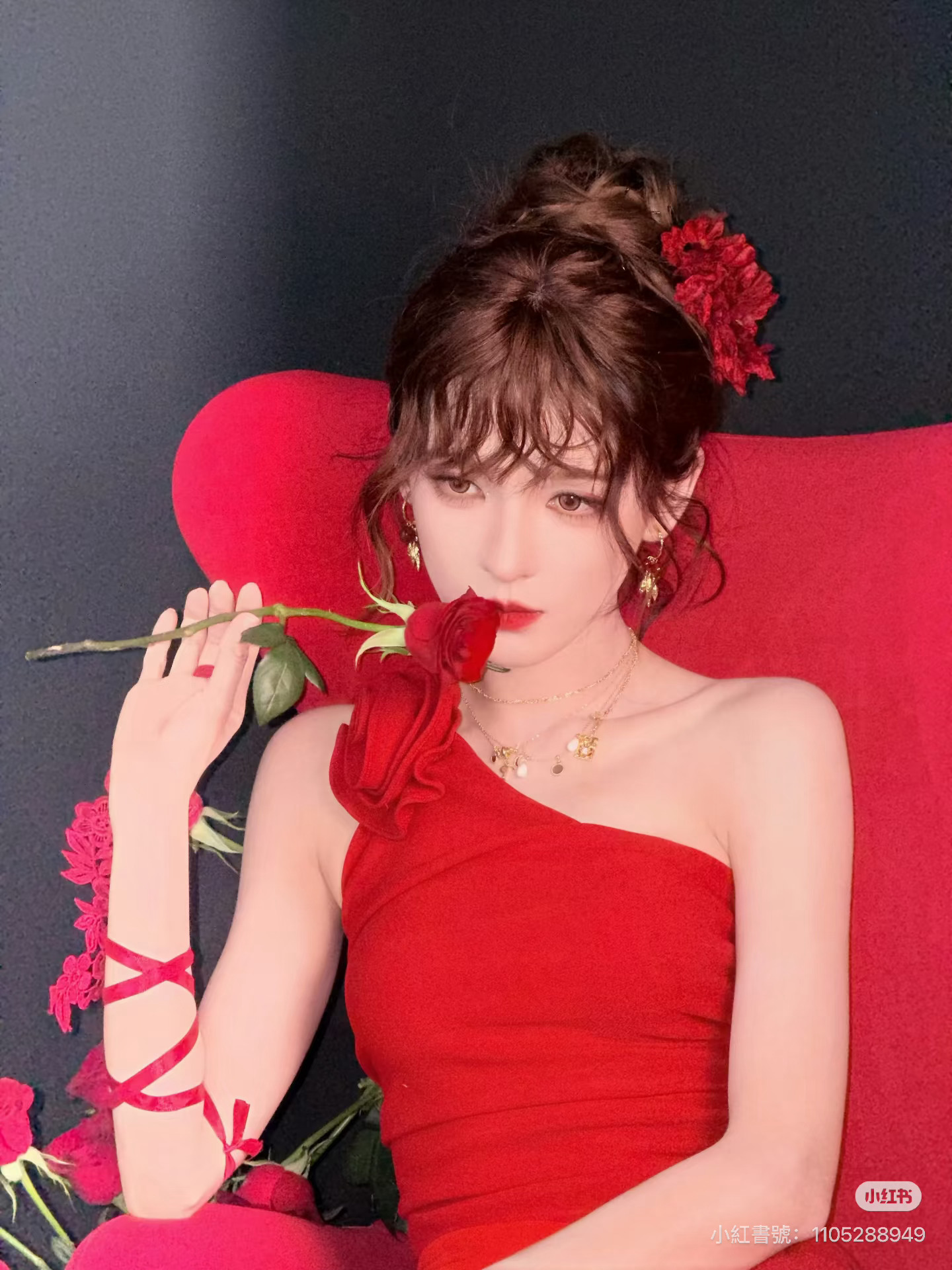 今日美图分享：张予曦姐姐&烈焰红玫瑰造型🌹浪姐万花筒浪姐 ​​​
