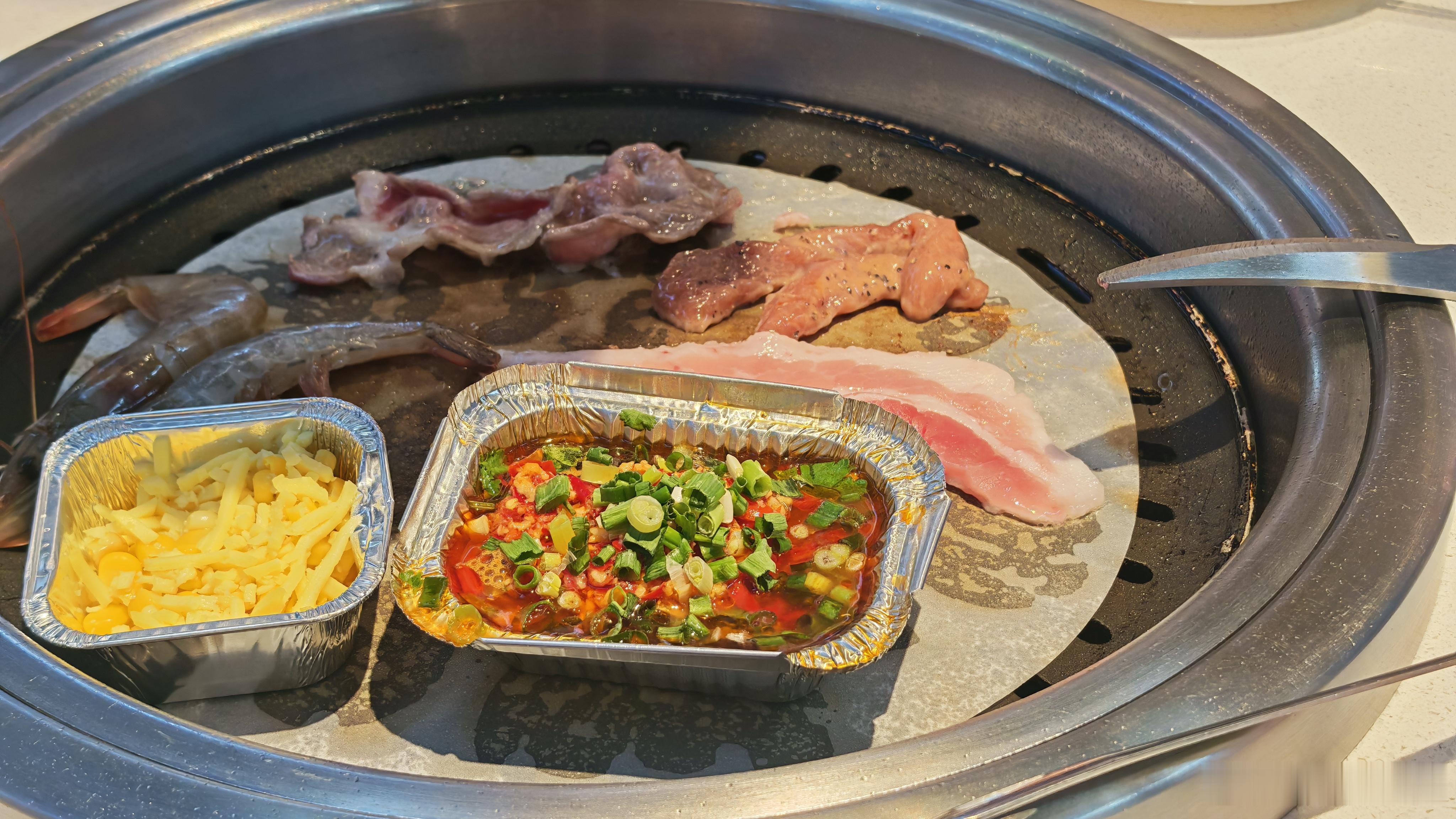 已经对所有自助烤肉祛魅了有没有暑假工告诉我是不是所有烤肉都这样啊，我最喜欢吃的就
