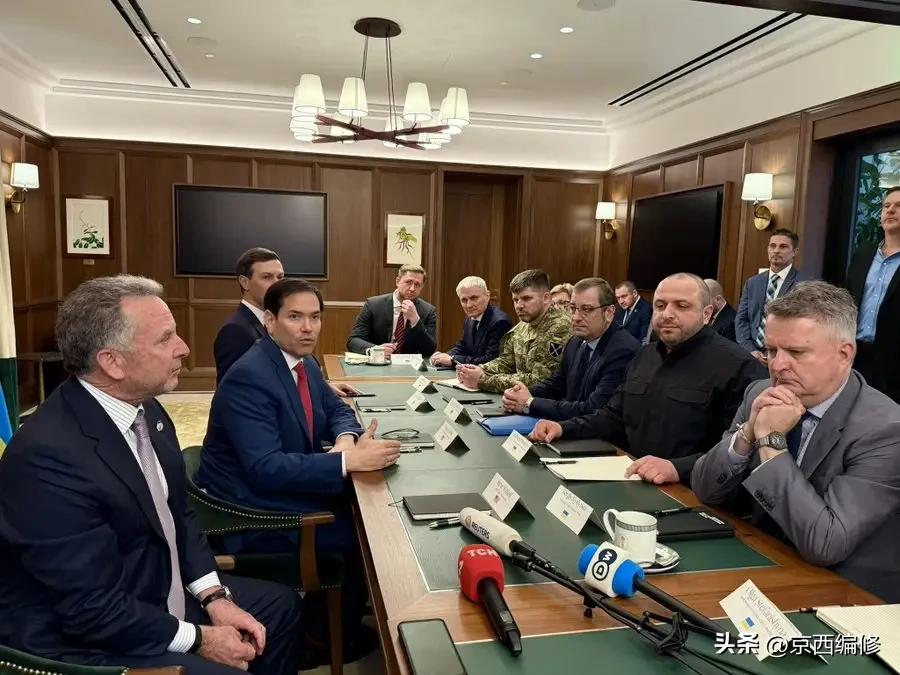 乌克兰拒绝以割让顿巴斯地区来结束战争
11月30日，乌克兰代表团赴美国佛罗里达州