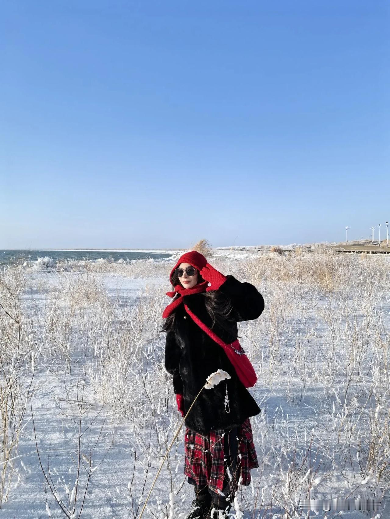 奢享双湖头等舱播报
离海最远的海
📍乌伦古湖·11月28日三哥说 三哥说旅行 