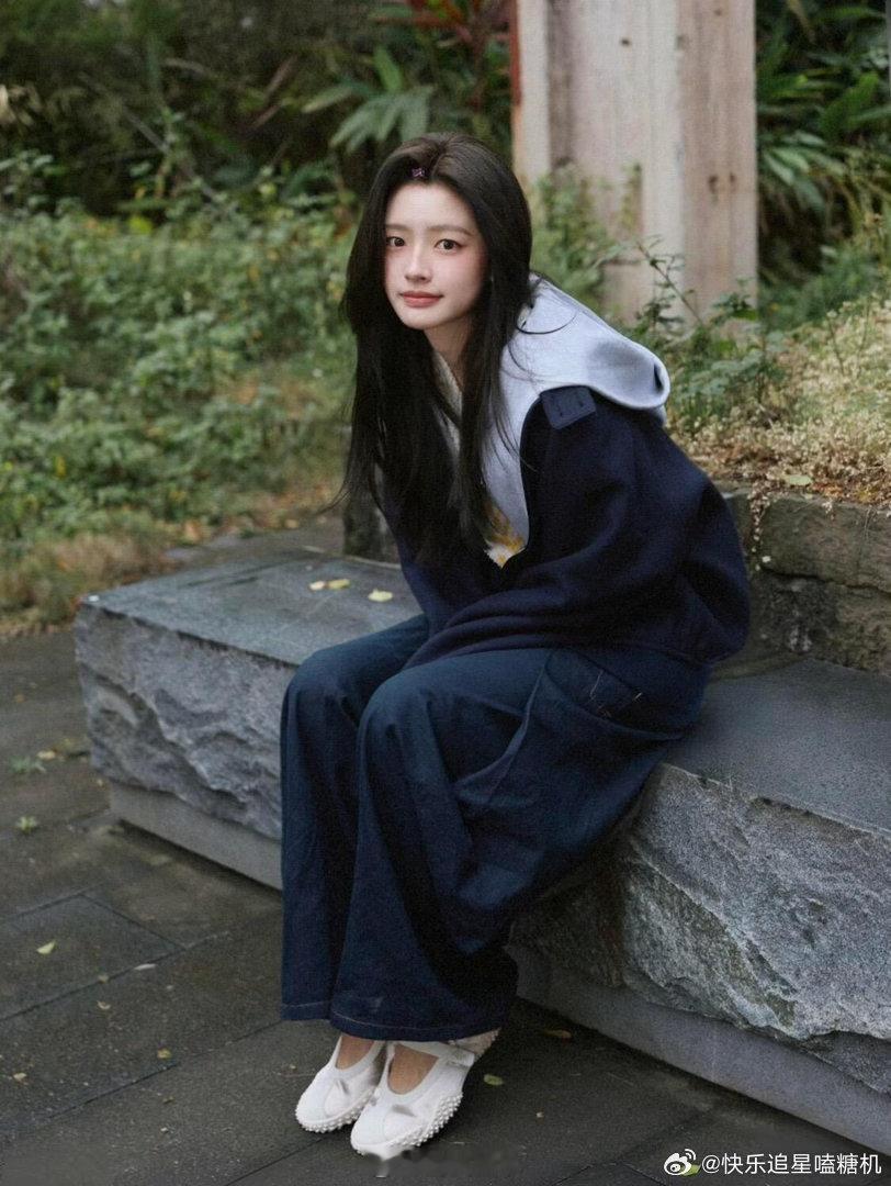 徐若晗说自己没什么朋友 徐若晗说没什么朋友的那段话戳中了很多内向的人。不是不想交