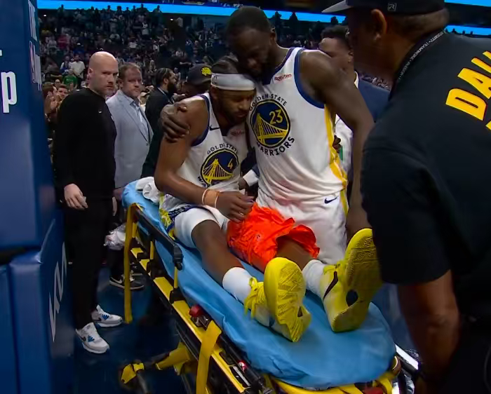 受伤的照片你们真别看了穆迪已经抬上担架离开球馆了 🙏勇士vs独行侠