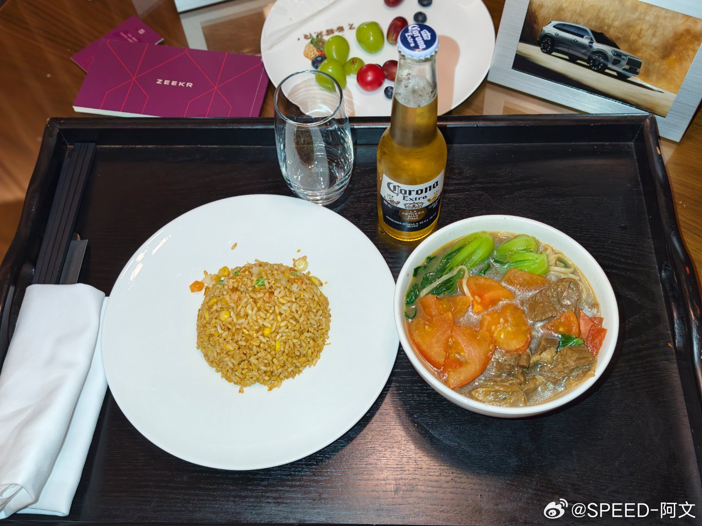 好饿 ！今天就吃了一个飞机餐搞点宵夜吃吃吧 