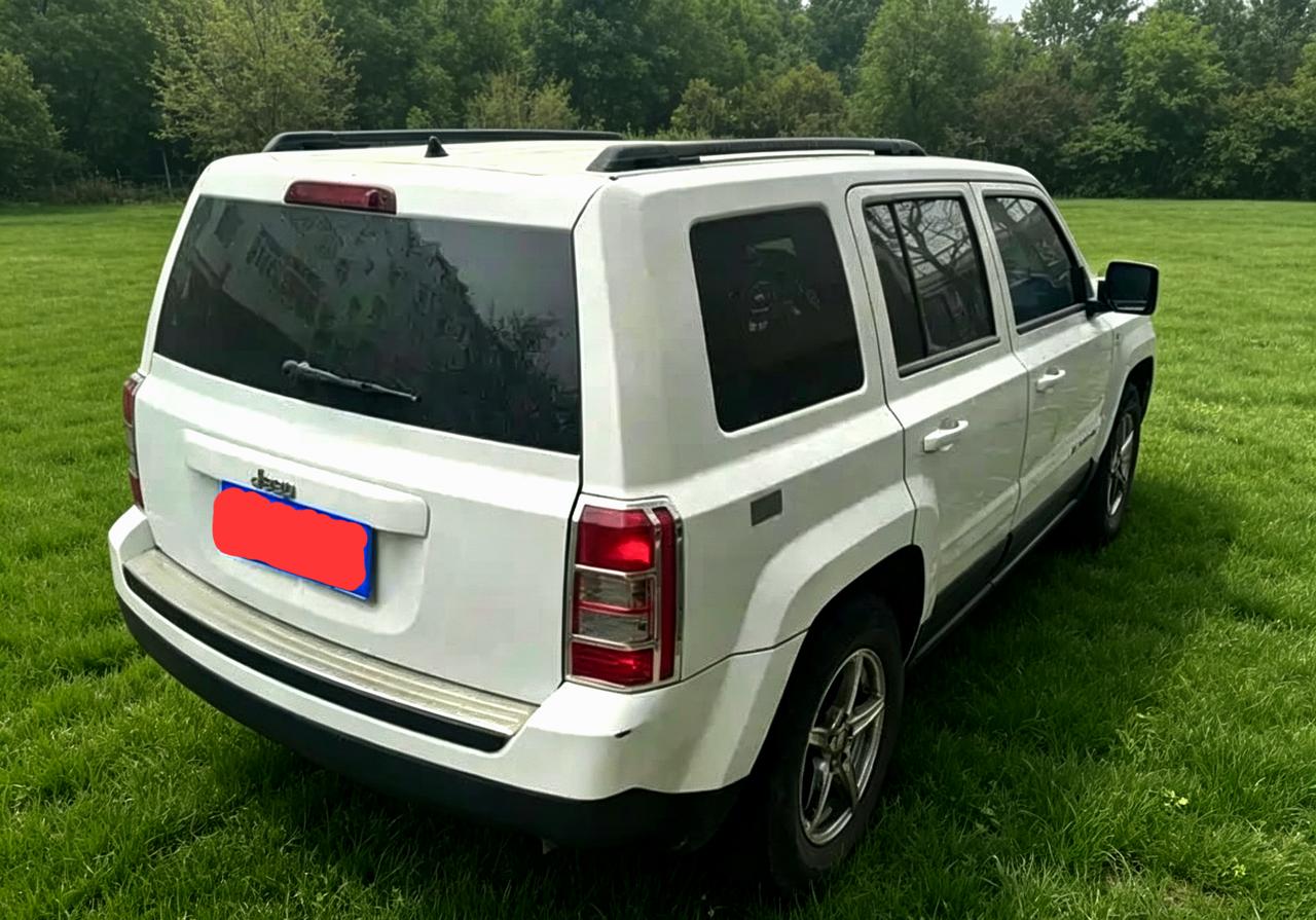 这是国航的吉普自由客，其实早在十几年前，咱们国家就有过方盒子矛盾的生存状态，自由