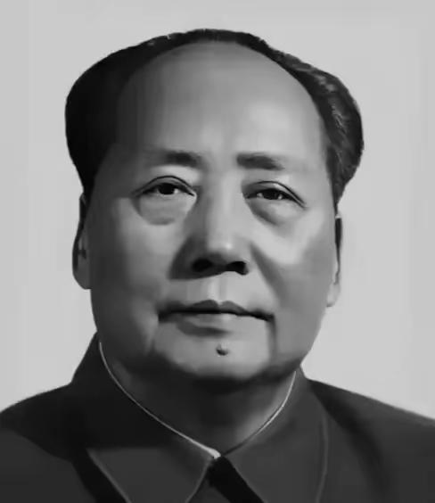 一首老歌穿越49年，为何我们依然要向毛主席深情致敬？
 
当《太阳最红，毛主席最